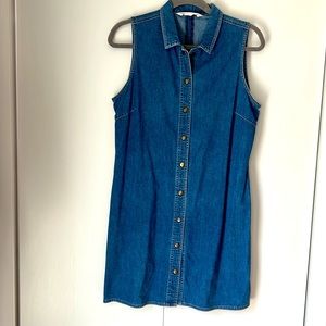 Medium Weight Denim dress, Sleeveless, Snap Front. Sz M.